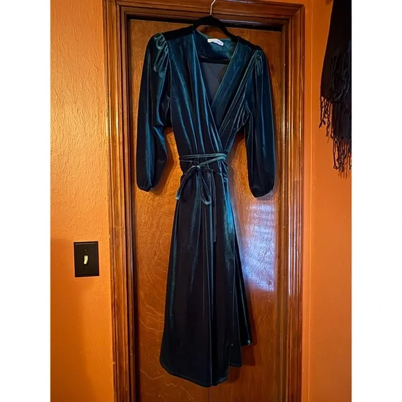 ✨HP✨ EUC Baltic Born Wrap Dress - Picture 2 of 3